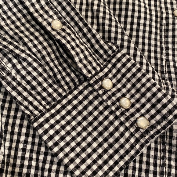 Levi’s Women’s long sleeve snap button shirt - Picture 6 of 8